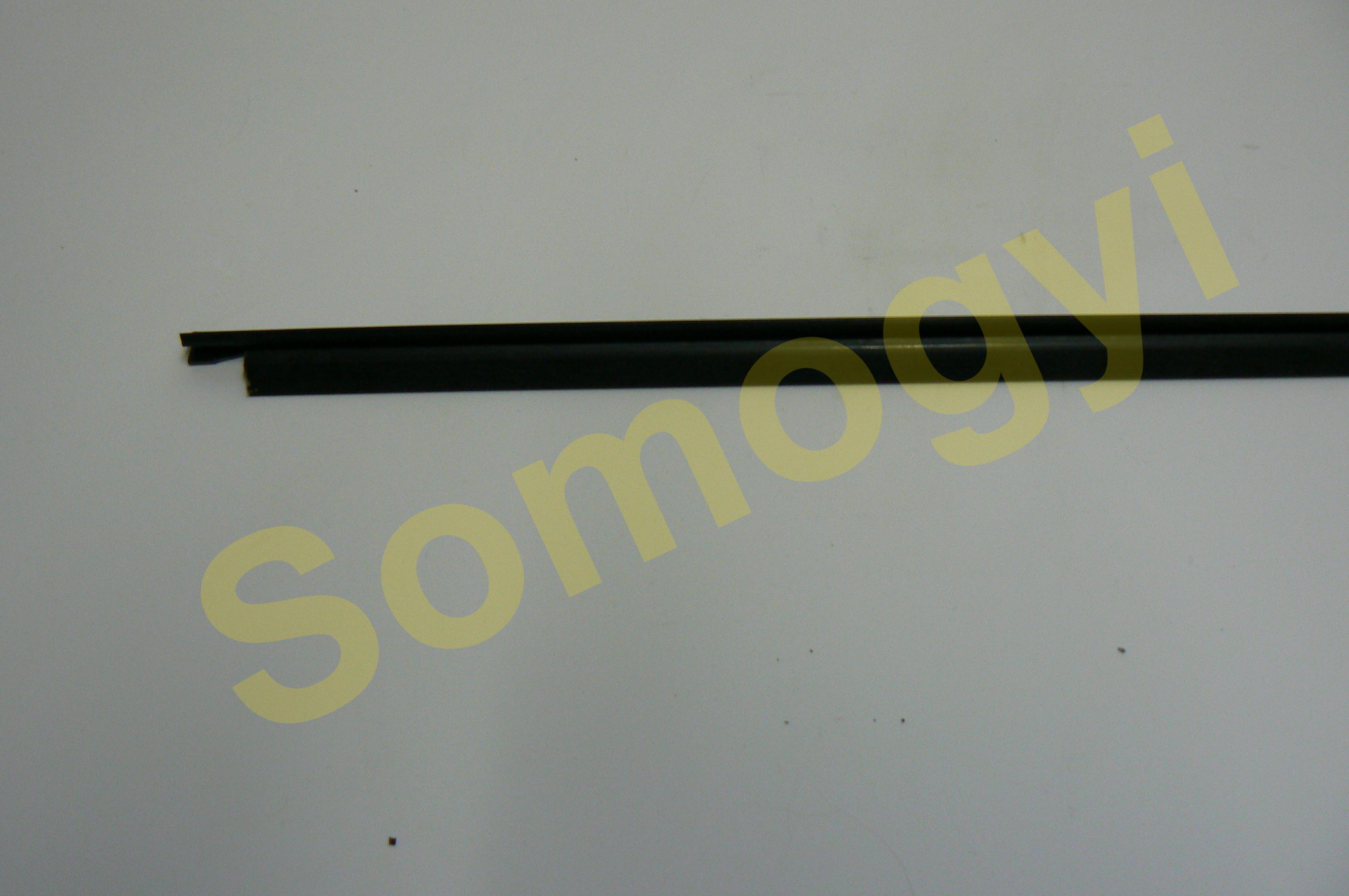 ajtóüveg vízlehúzóléc műanyag jobb