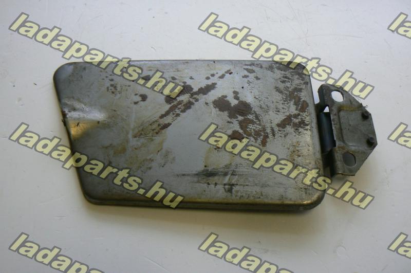 üzemanyagtank ajtó