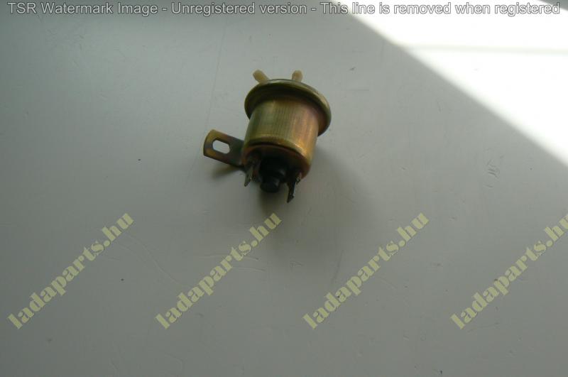 Mikrokapcsolós karburátor alapjárati vákuumszelep doblemezen 2105