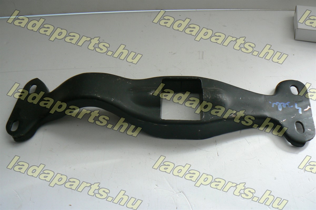 sebességváltó kereszttartó vas 4 seb.