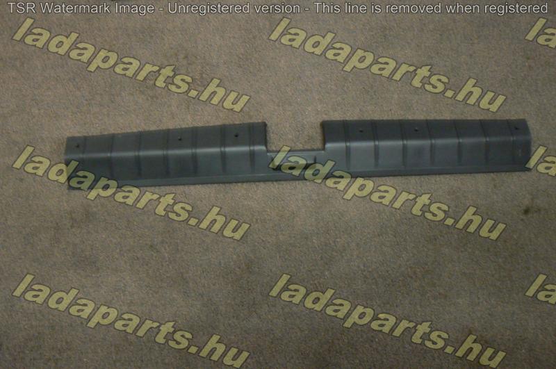 1.7 Niva hátsó hátfal felső műanyag borítás 