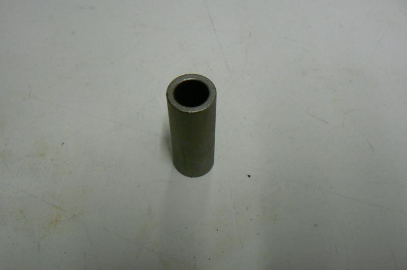 távtartó hüvely rövid