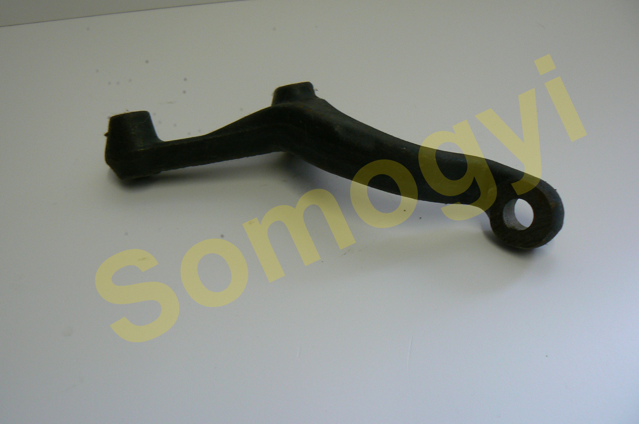 Kormányösszekötő szélső gömbfej iránxyítókar tengelycsonkon jobb